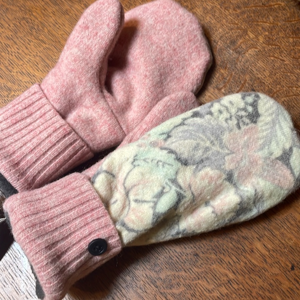 NWT handmade mittens
